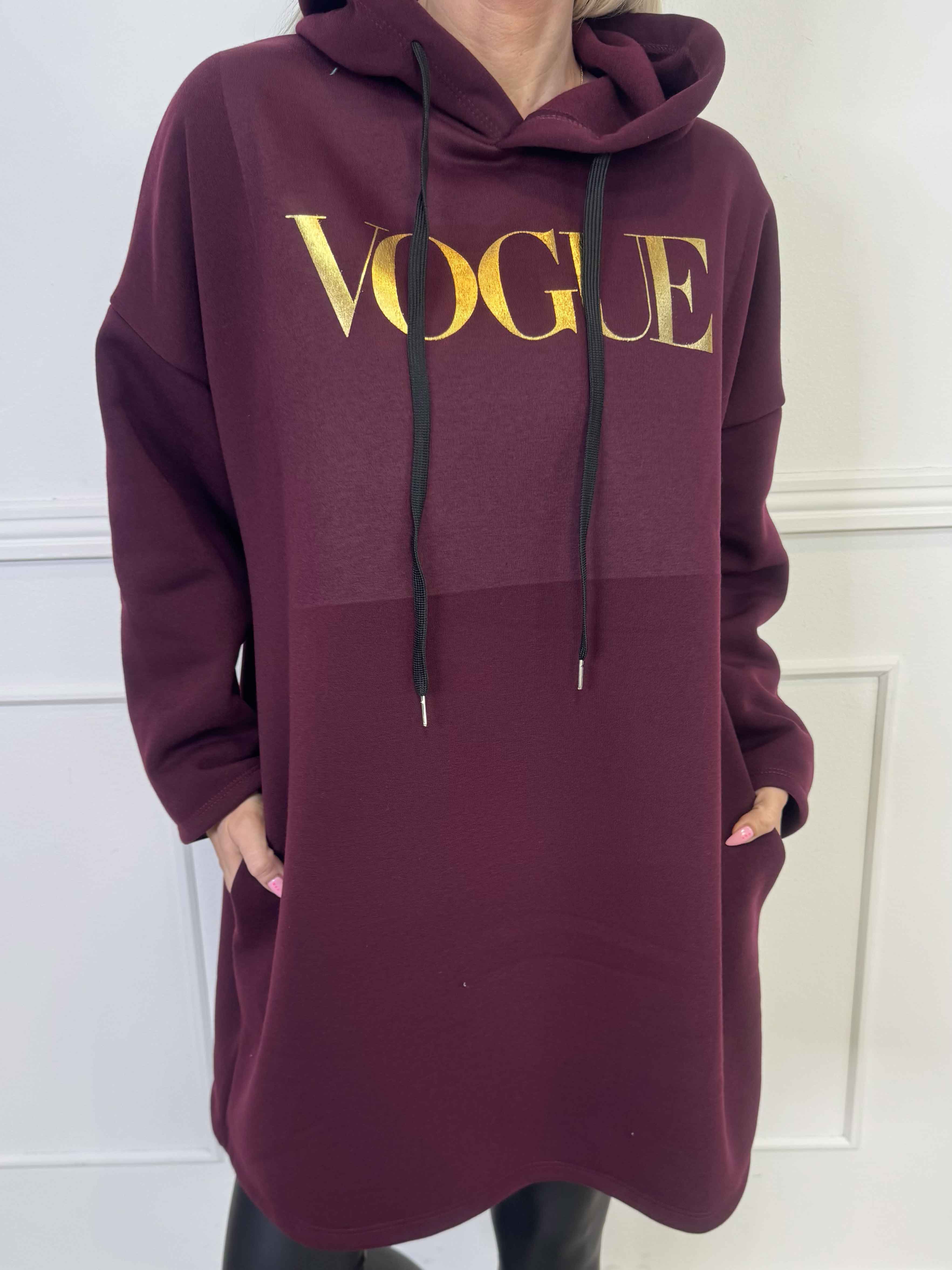 Perrine - Hoodiekjole med VOGUE tryk med lommer